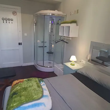 Quarto em Acomodações Particulares Habitación Cerca Del Centro *
